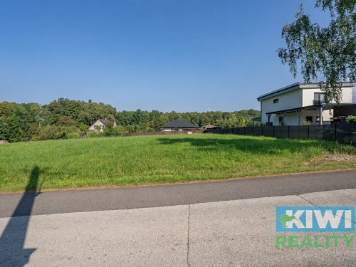Prodej stavebního pozemku 1000 m²