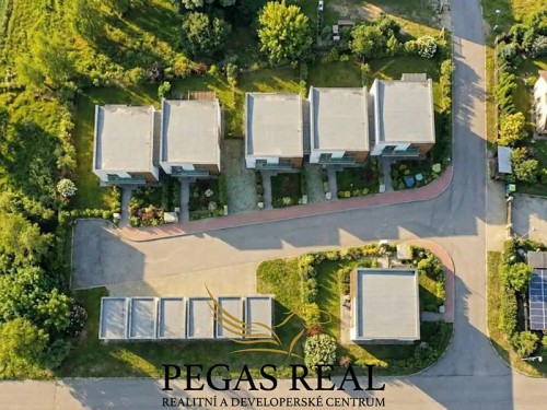 Prodej stavebního pozemku 2689 m²