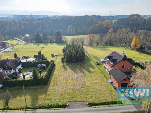 Prodej stavebního pozemku 1811 m²