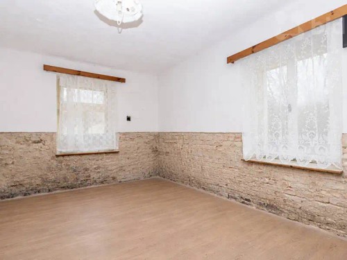 Prodej domu 950 m², pozemek 24944 m²