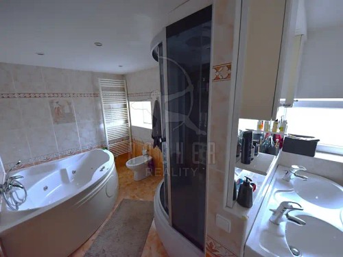 Prodej domu 247 m², pozemek 1230 m²