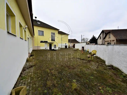 Prodej domu 770 m², pozemek 1076 m²