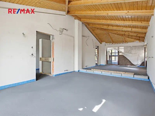Prodej vily 260 m², pozemek 2681 m²