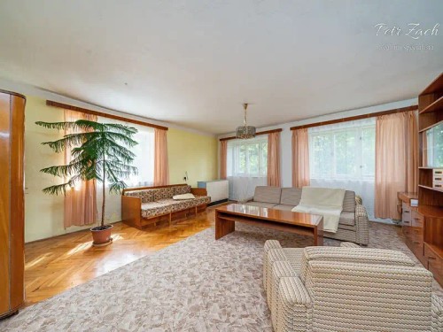 Prodej domu 290 m², pozemek 1802 m²