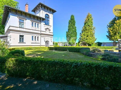 Prodej vily 700 m², pozemek 3228 m²