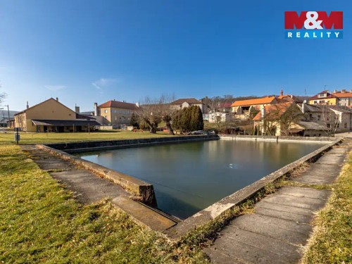 Prodej stavebního pozemku 2250 m²