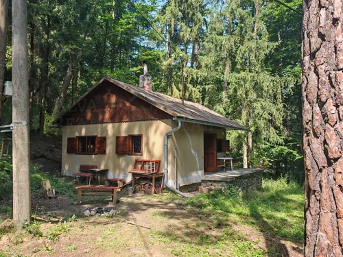 Prodej chaty 40 m², pozemek 1 m²