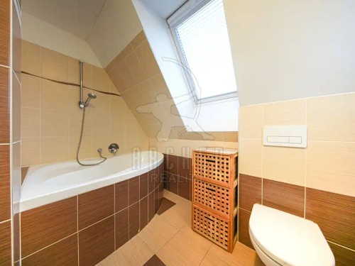 Prodej domu 324 m², pozemek 399 m²