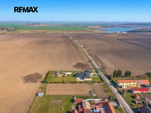 Prodej stavebního pozemku 2066 m²