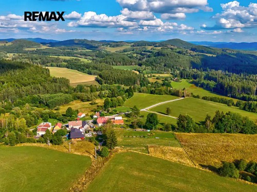 Prodej stavebního pozemku 1749 m²