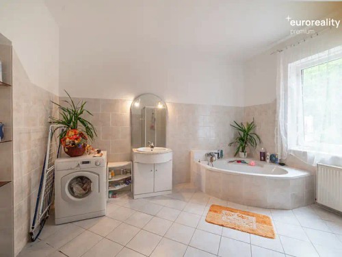 Prodej domu 380 m², pozemek 615 m²