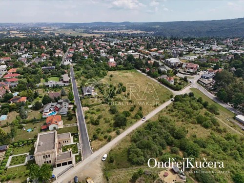 Prodej stavebního pozemku 1593 m²