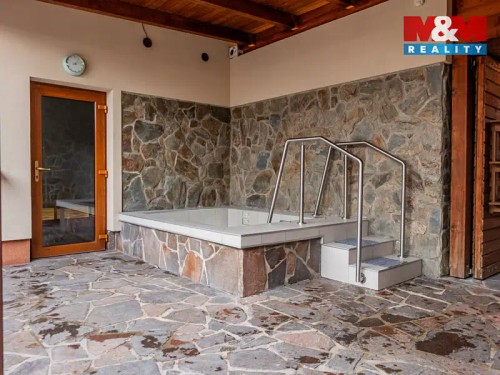 Prodej domu 533 m², pozemek 1952 m²