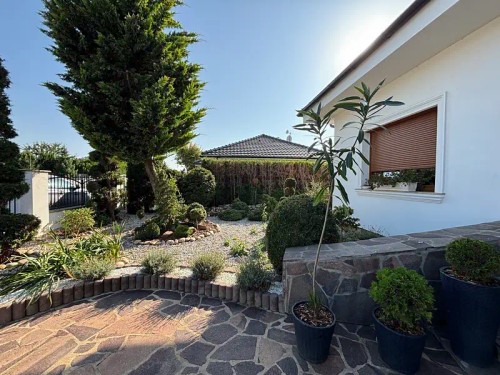 Prodej domu 320 m², pozemek 832 m²