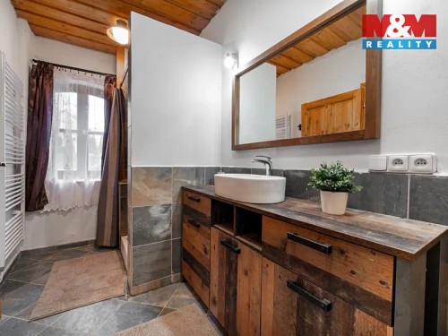 Prodej chalupy 260 m², pozemek 2511 m²