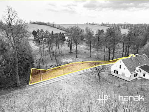 Prodej stavebního pozemku 1019 m²