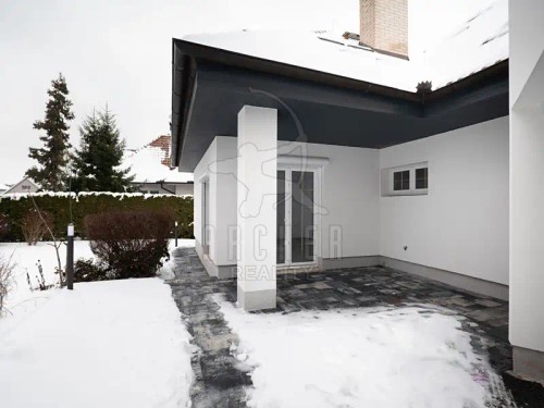 Prodej domu 298 m², pozemek 730 m²