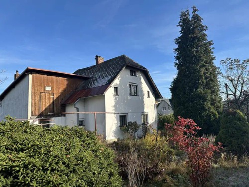 Prodej domu 1750 m², pozemek 1811 m²