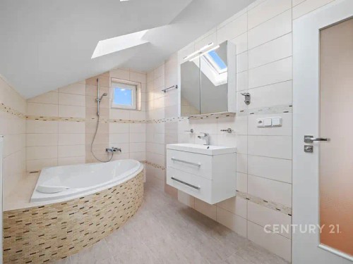 Prodej domu 252 m², pozemek 843 m²