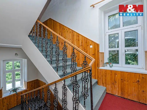 Prodej chalupy 386 m², pozemek 1335 m²