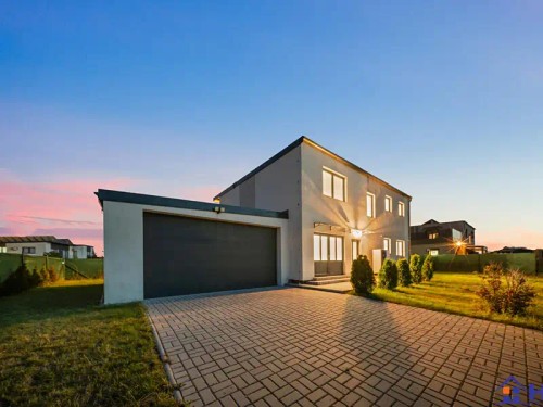 Prodej vily 254 m², pozemek 662 m²