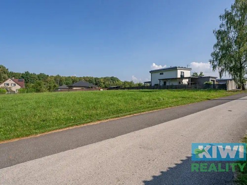 Prodej stavebního pozemku 1000 m²