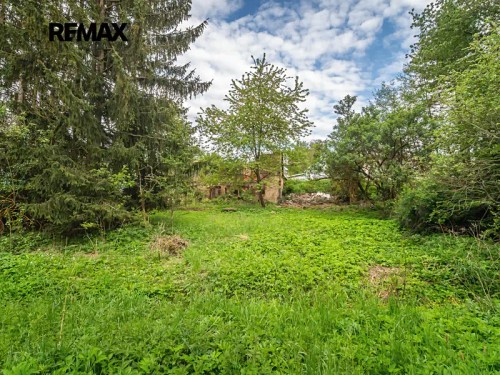 Prodej stavebního pozemku 2104 m²