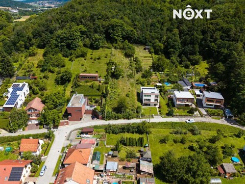 Prodej stavebního pozemku 1276 m²