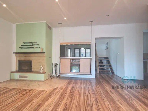 Prodej domu 330 m², pozemek 2461 m²