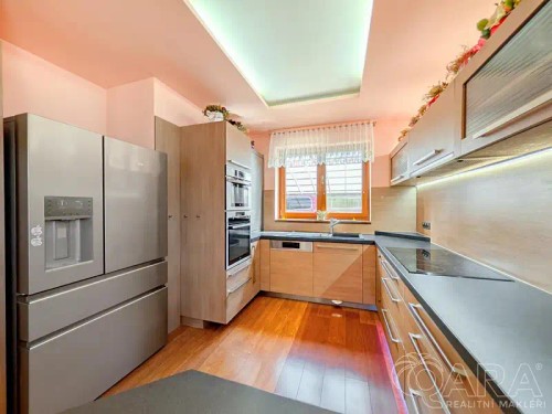 Prodej domu 373 m², pozemek 2175 m²