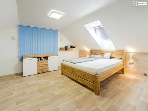 Prodej domu 300 m², pozemek 1220 m²