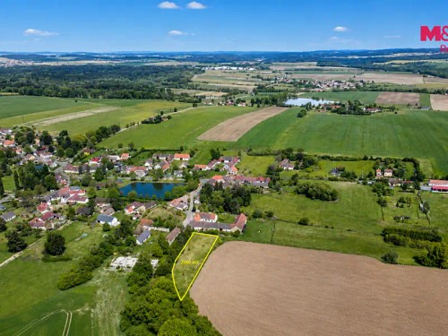 Prodej stavebního pozemku 2590 m²