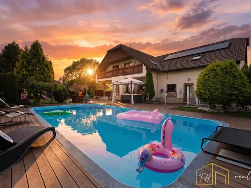 Prodej domu 400 m², pozemek 1728 m²