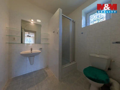 Prodej domu 250 m², pozemek 976 m²