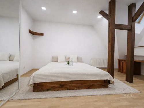 Prodej bytu 4+kk 158 m²