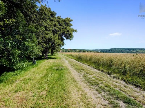 Prodej stavebního pozemku 1156 m²