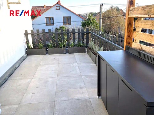 Prodej domu 343 m², pozemek 800 m²