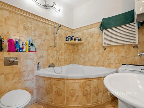 Prodej domu 900 m², pozemek 2785 m²