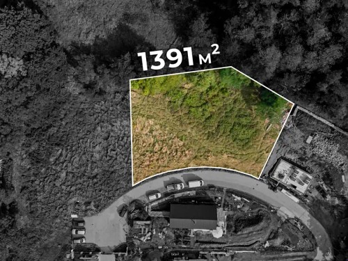 Prodej stavebního pozemku 1391 m²
