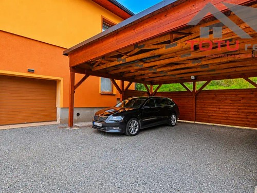 Prodej domu 240 m², pozemek 1129 m²