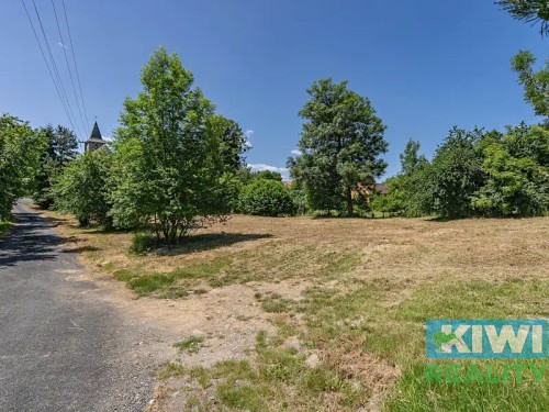 Prodej stavebního pozemku 1744 m²