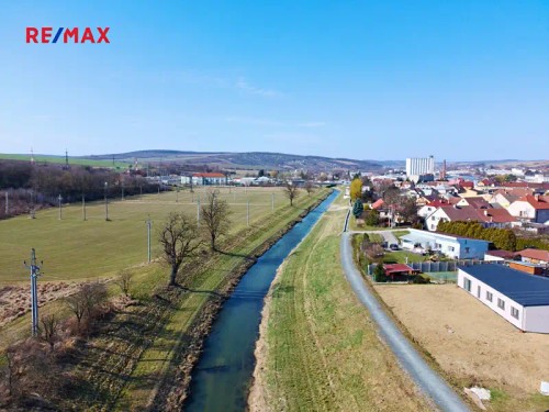 Prodej stavebního pozemku 2072 m²