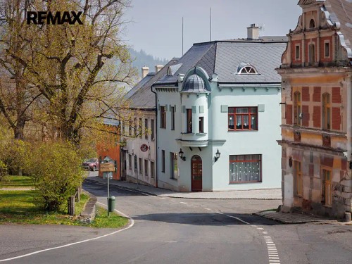 Prodej domu 688 m², pozemek 287 m²