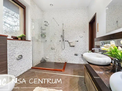 Prodej domu 430 m², pozemek 5681 m²