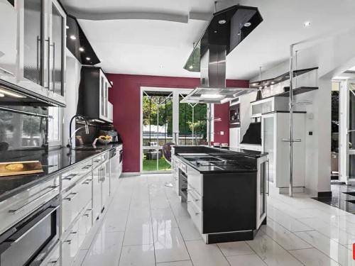 Prodej vily 358 m², pozemek 1157 m²