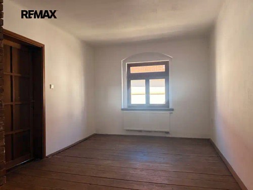 Prodej domu 725 m², pozemek 7880 m²