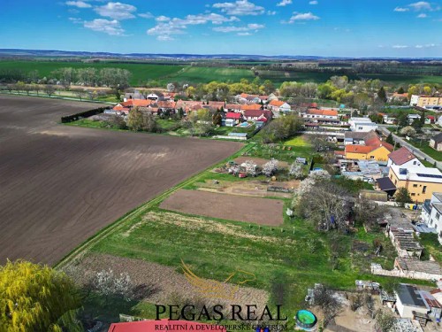 Prodej stavebního pozemku 1635 m²