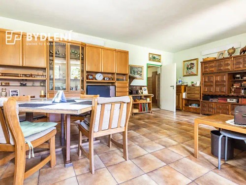 Prodej domu 1631 m², pozemek 2331 m²
