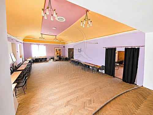 Prodej domu 770 m², pozemek 1076 m²