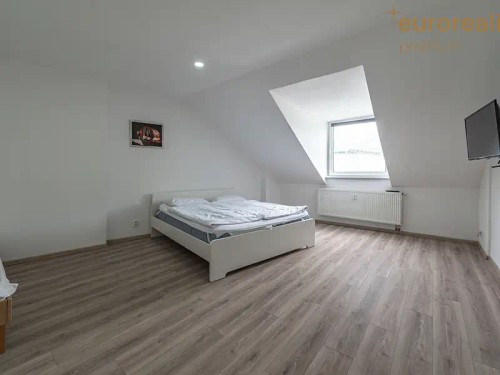 Prodej atypického bytu 194 m²